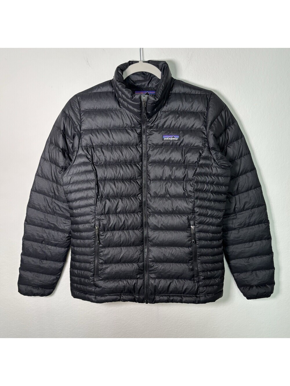 Patagonia Down Sweater Puffer Jacket Women’s Size S Black Outdoors Gorpcore Warm
